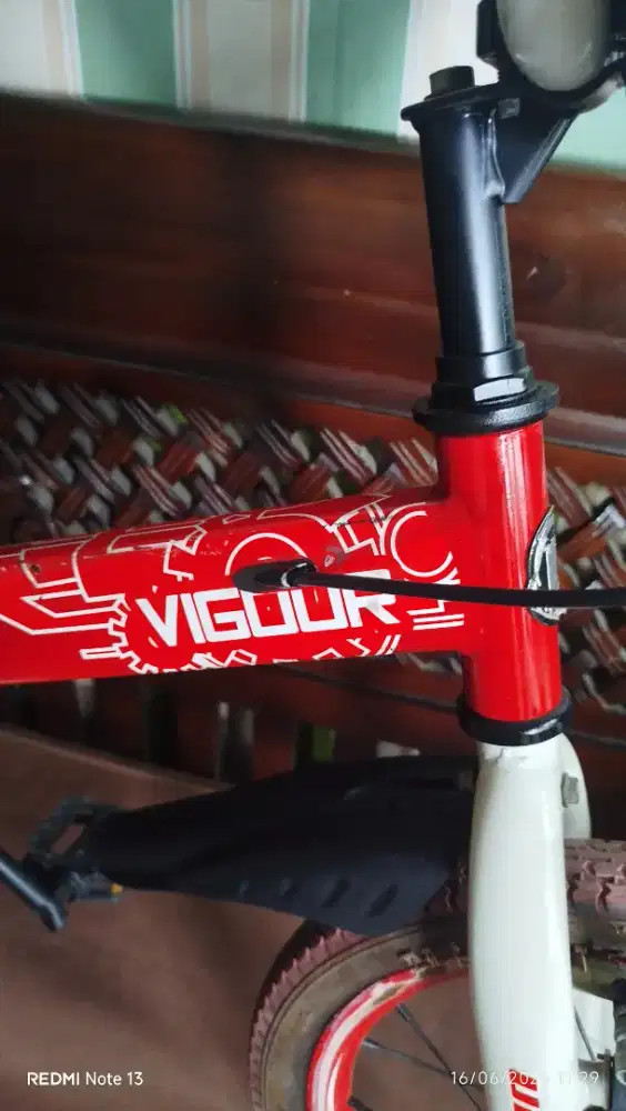 Sepeda anak united original merah ferarri uk 16