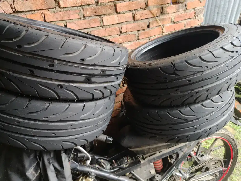 Ban semi slick acerea 195/50-16