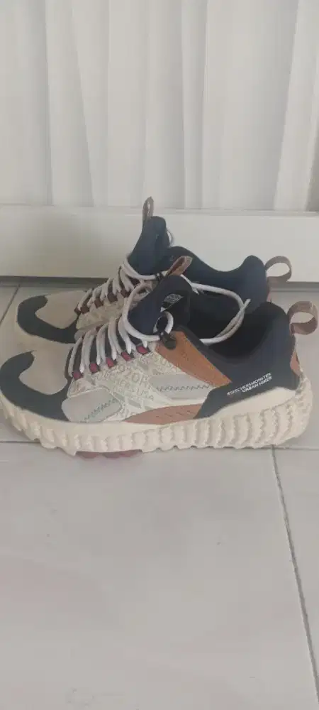 Skechers monsters