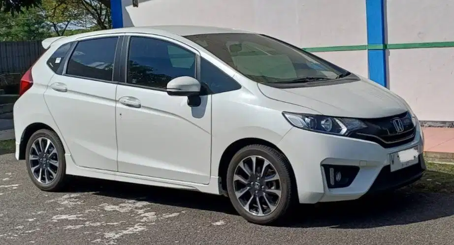 Honda Jazz GK5 RS MT Putih 2016/2017 Istimewa Like New