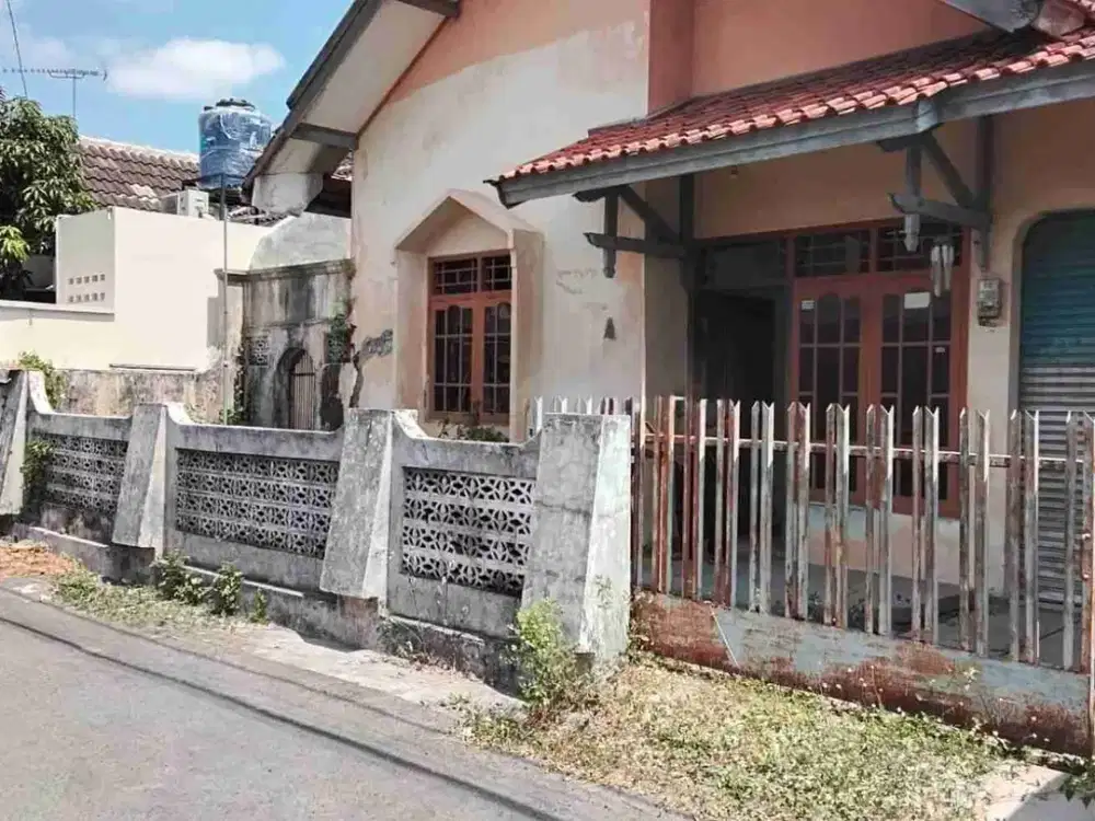 Tanah dan bangunan di banteng jl kaliurang km 8 dekat kampus UGM sleman yogyakarta