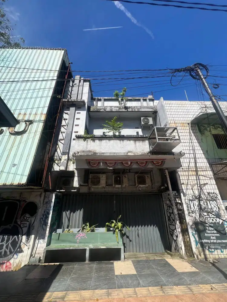 Disewakan ruko dipusat kota, tepi jalan Jend.Sudirman, Palembang.