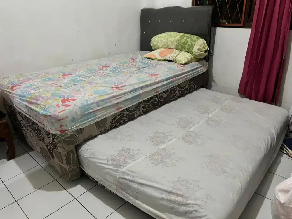 Tempat Tidur Bed Double Kondisi Bagus