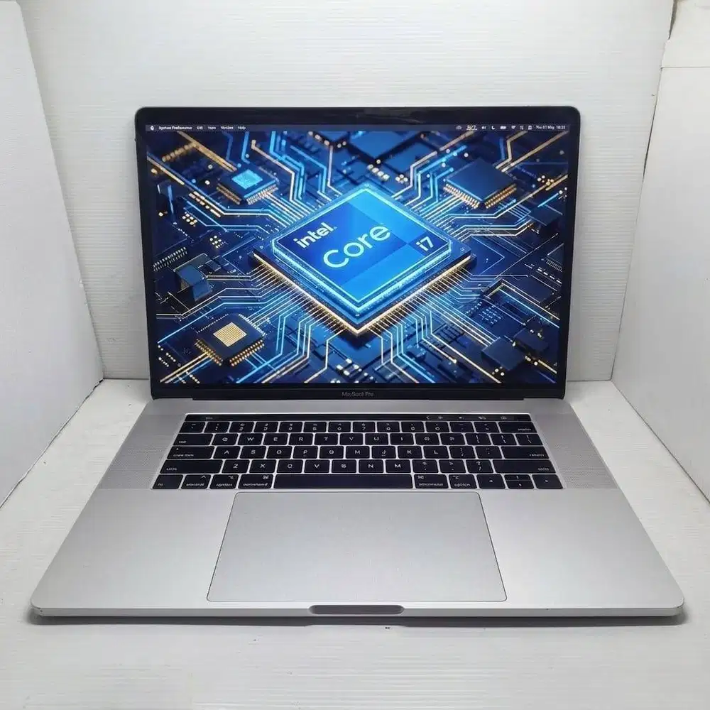 APPLE MACBOOK PRO TOUCHBAR 15 INCH 2018 i7 16/256 DUAL VGA RADEON 555X