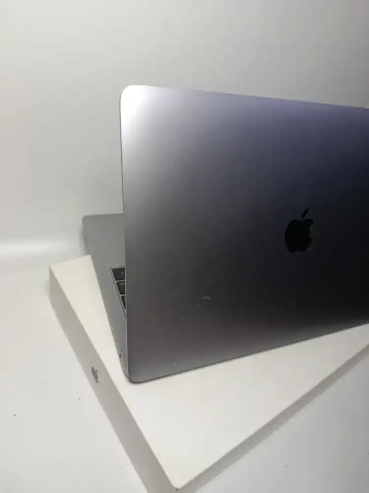 Apple Macbook Air mulus lkp bisa tuker tambah