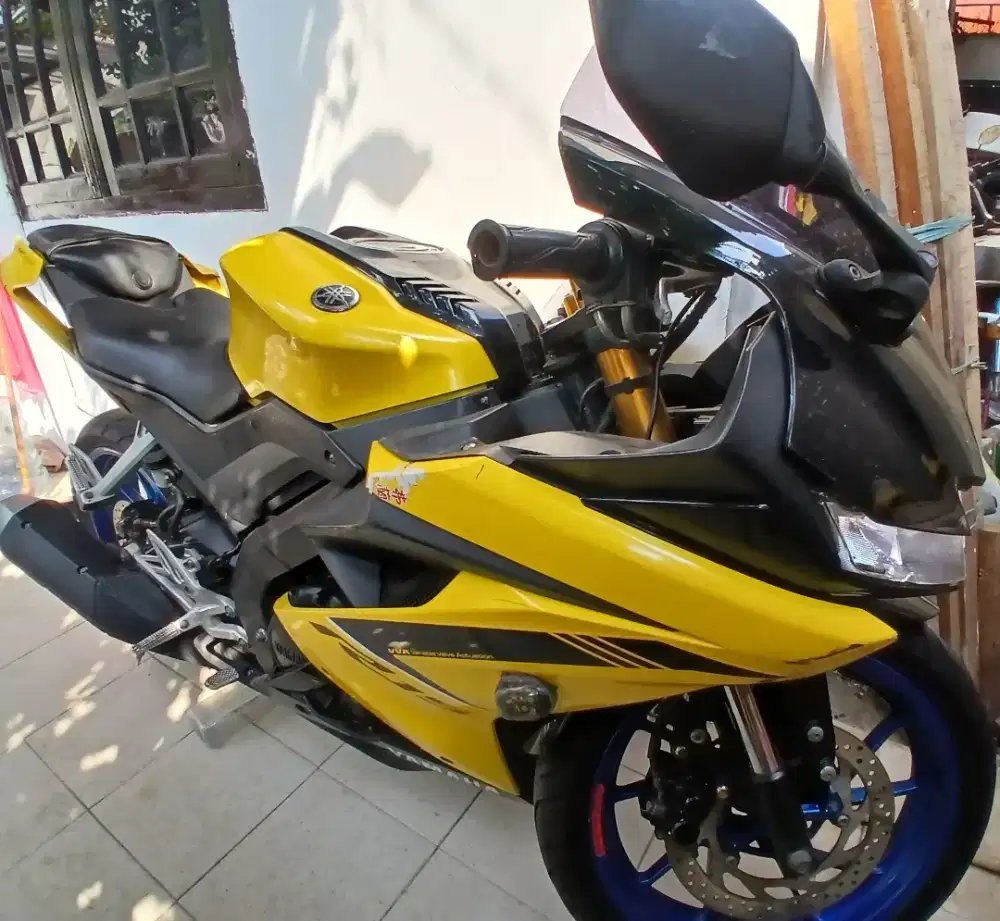 Motor Yamaha R15