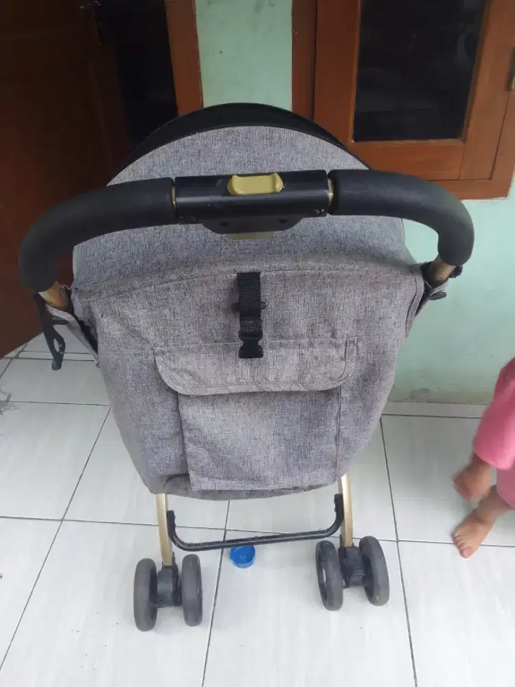 Stroler Liko trek kereta dorong ringan dirancang husus berpergian
