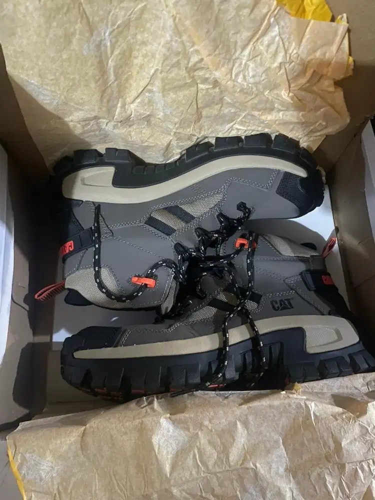 NEGO - SEPATU CATEPILLAR INVANDER MID VENT ASTM/COMP TOE (LIKE NEW)