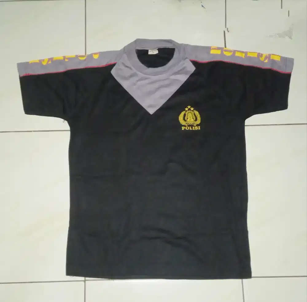 Kaos cowok size M & L masih bagus semua