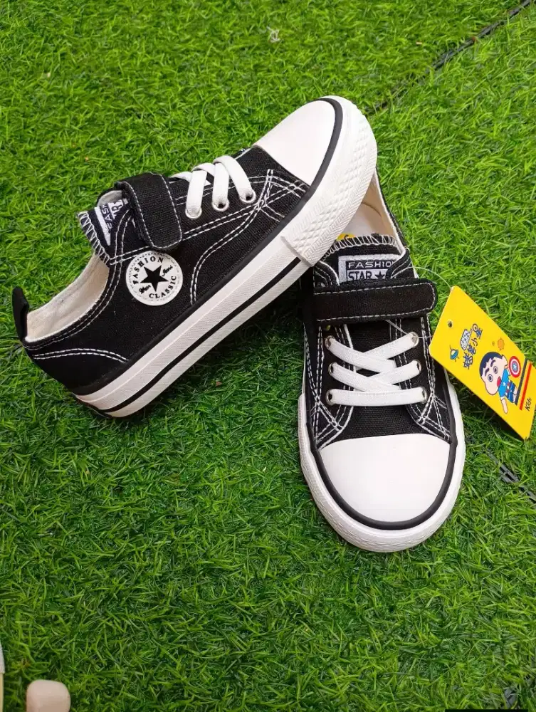 Sepatu anak sekolah import