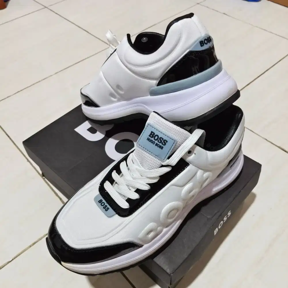 Sepatu HUGO BOSS casual-White (New)