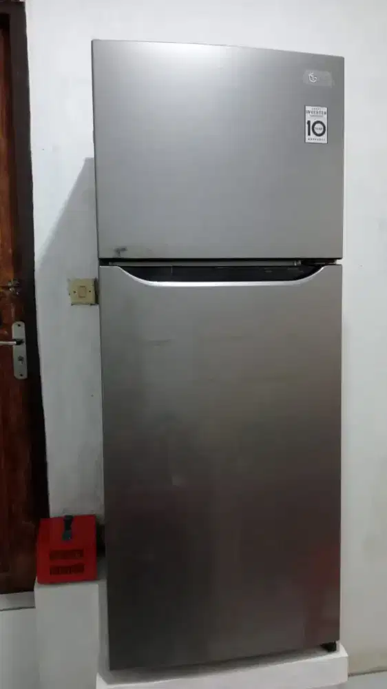 Kulkas LG 2 Pintu mulus.