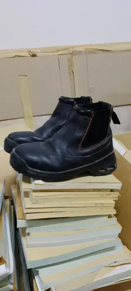 Sepatu safety size39/40
