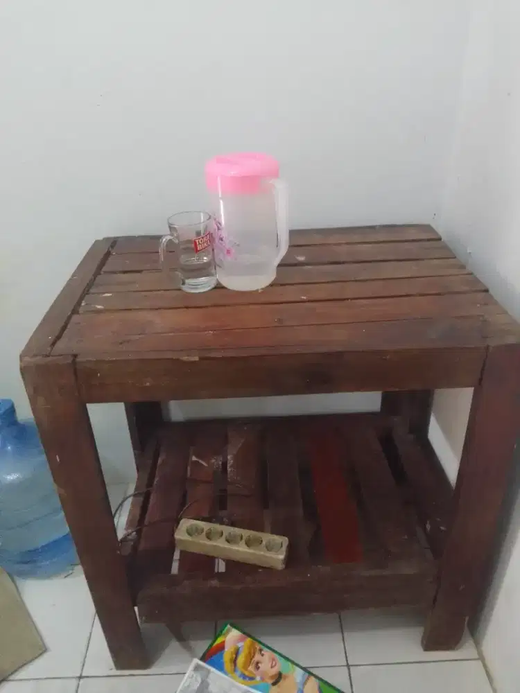 Meja makan atau bisa buat meja tv atau rak