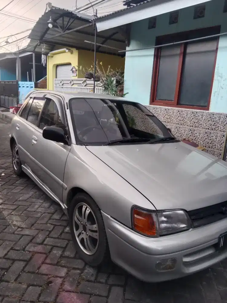 Starlet bakpau 1993 mulus siap pakai.