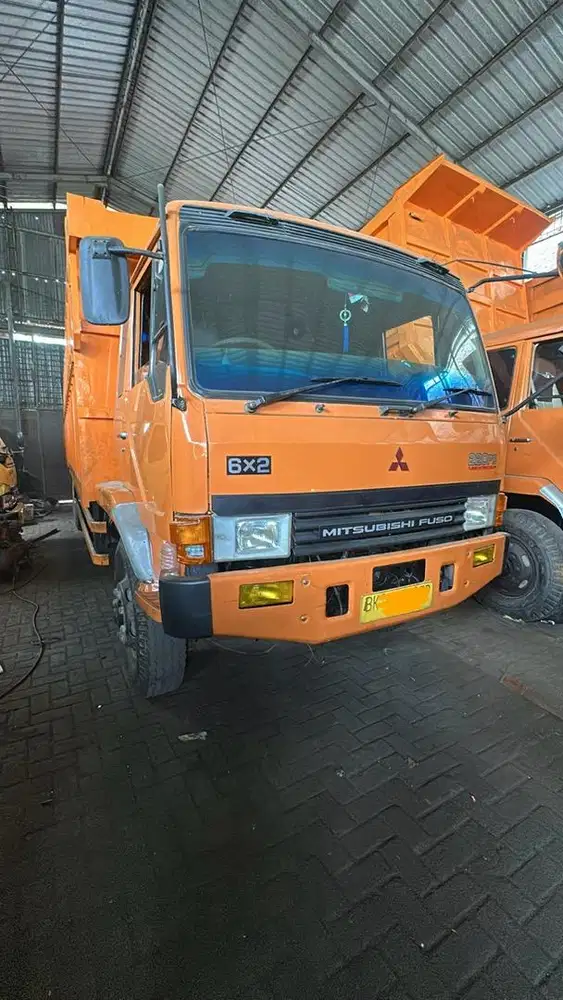 MITSUBISHI FUSO 6x2 TRUCK 2012 BAK BESI BARU 9,6 m