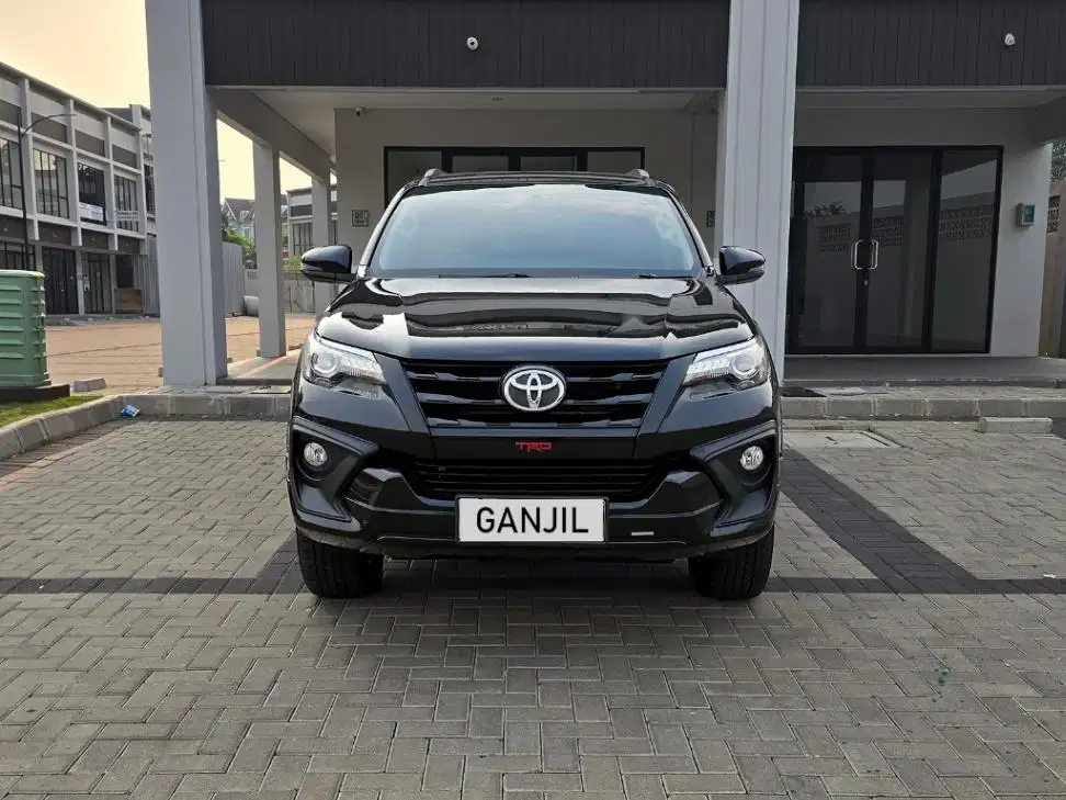 Barcode Solar. Fortuner TRD VRZ 2.4 Diesel AT 2017 Hitam