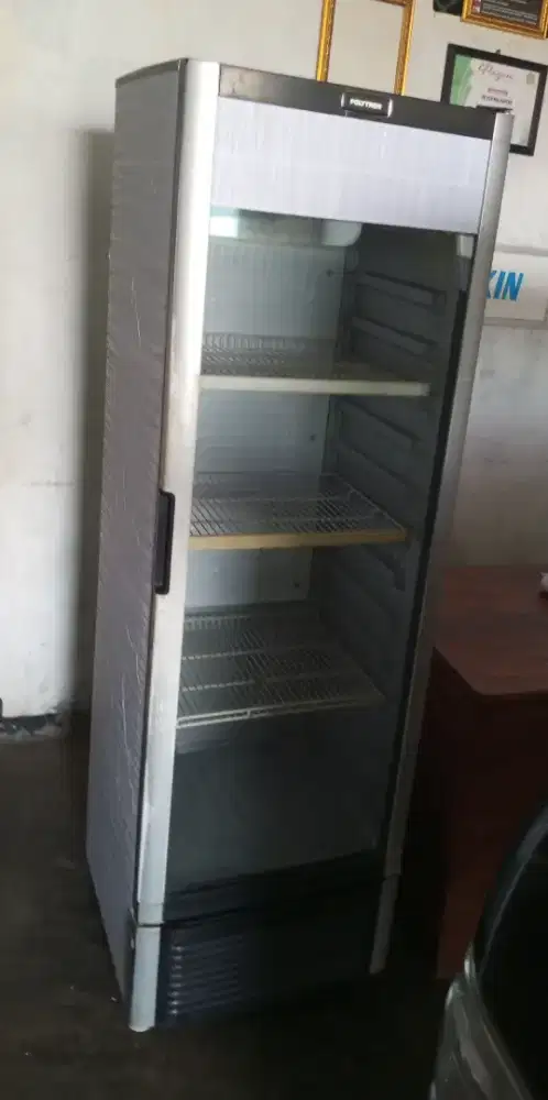 Showcase merek Polytron dingin normal siap pakai
