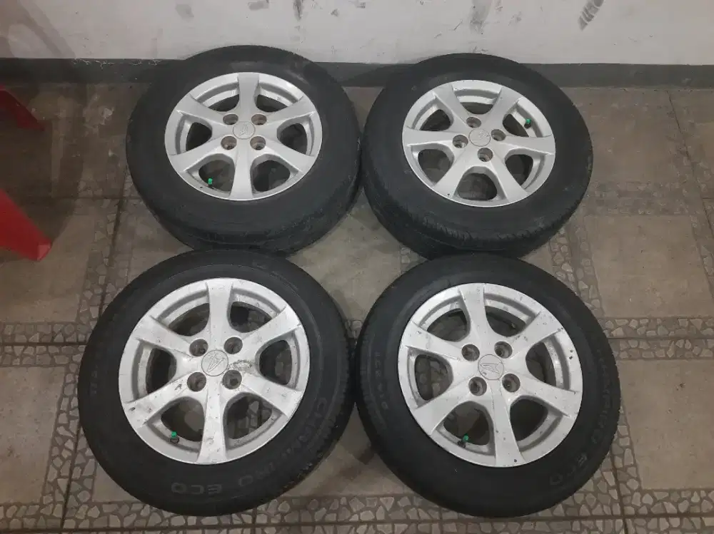 Velg orisinil Ayla r14 + ban pcd 4x100