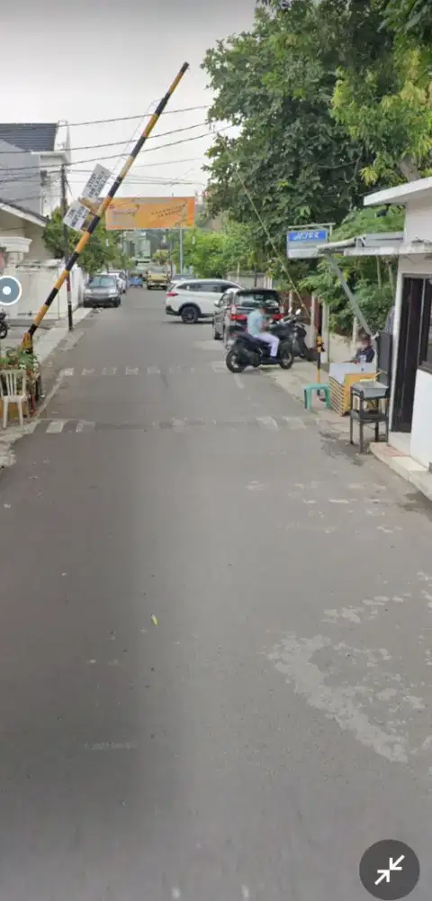 Rumah Tua Komplek Kayu Putih