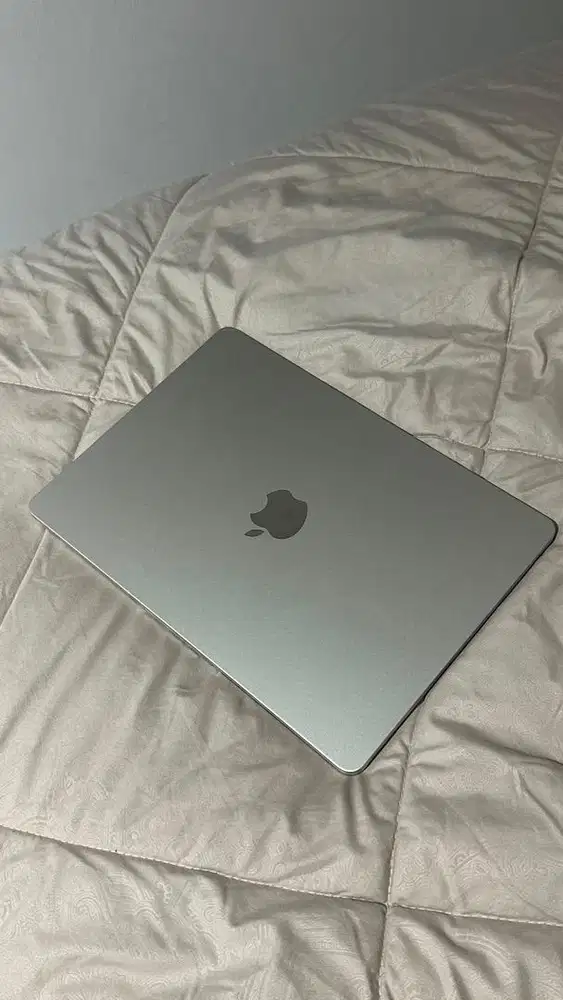 Macbook Air M2 8GB/256GB SECOND