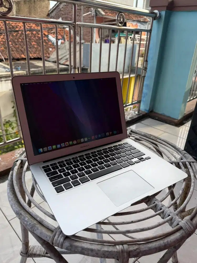 JUAL MACBOOK AIR 2017 i5 8/128 GOOD CONDITION