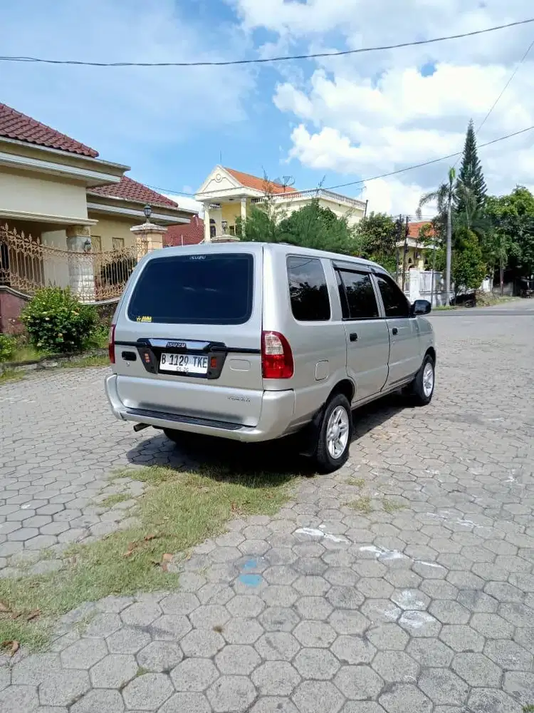 Isuzu Panther [2010]