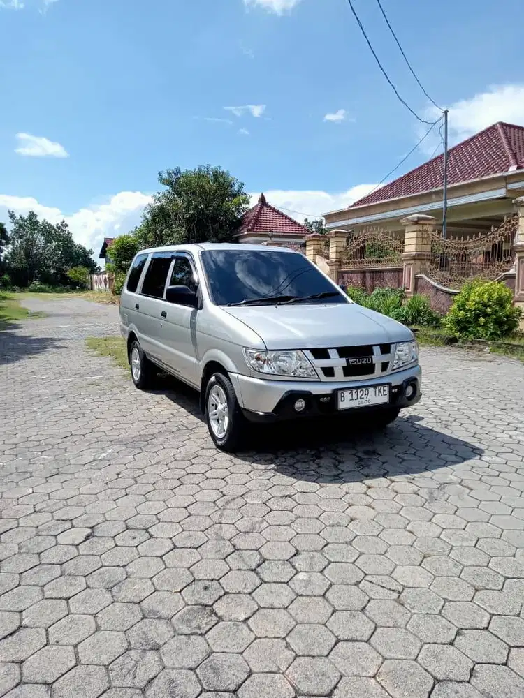 Isuzu Panther [2010]