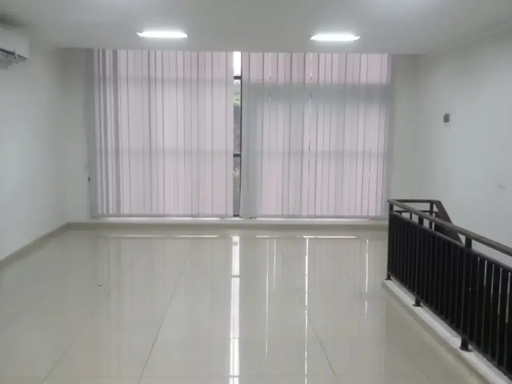 Ruko 3 Lantai Siap Pakai Lokasi Strategis Dekat Stasiun Jurang Mangu di Ciputat Tangsel Fr-17373