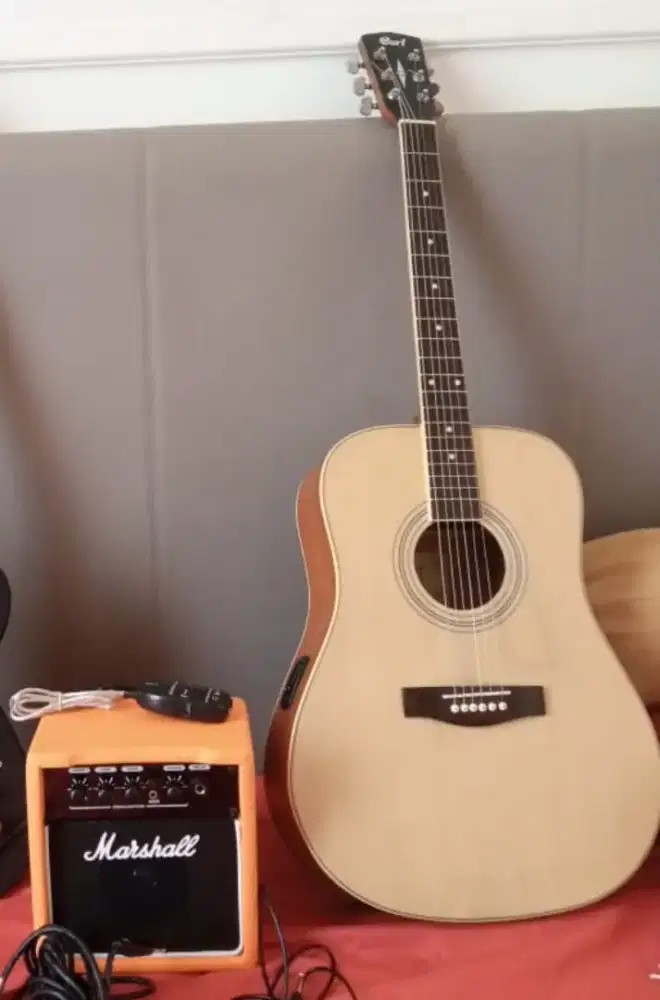 Gitar akustik elektrik Cort dan sound ampli mini Marshall