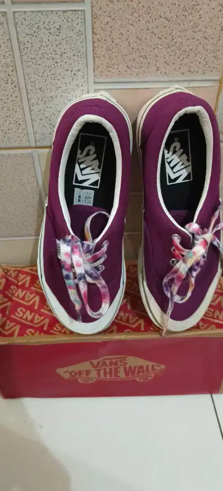 Vans authentic ungu