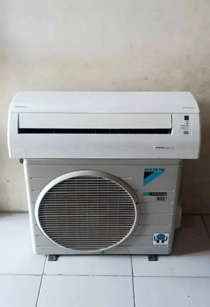 Ac Daikin inverter 1 pk R32 Kondisi mulus dan orisinil