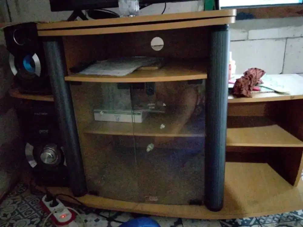 Dijual Meja Tv Bekas