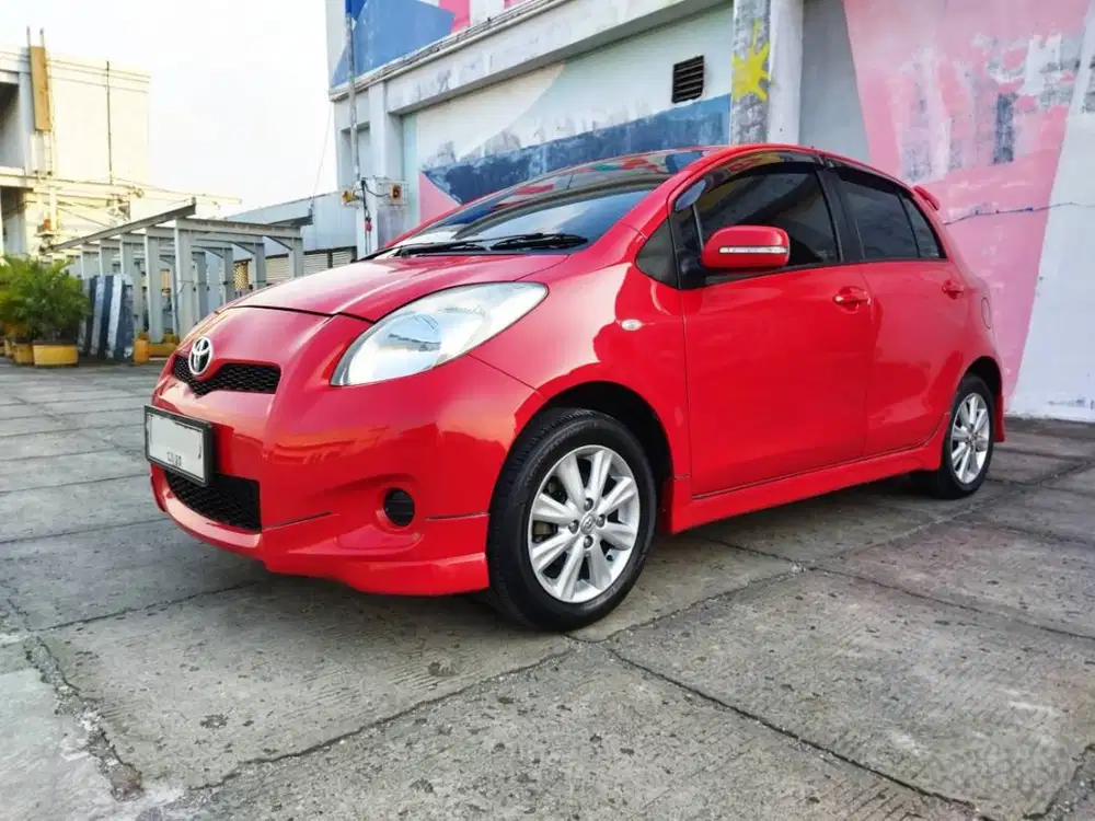 YARIS 1.5 E 2013 BENSIN-AT