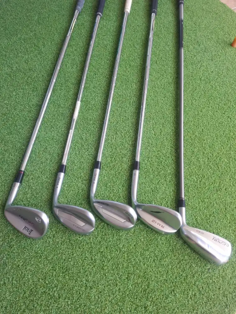STICKS GOLF IRON