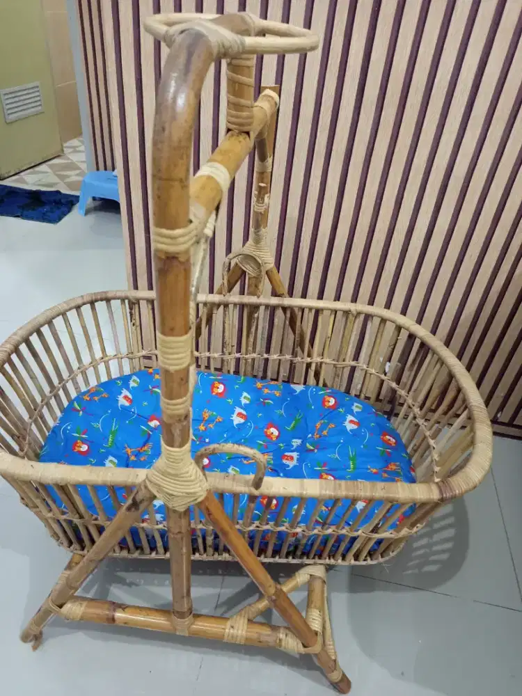 Ayunan rotan bayi