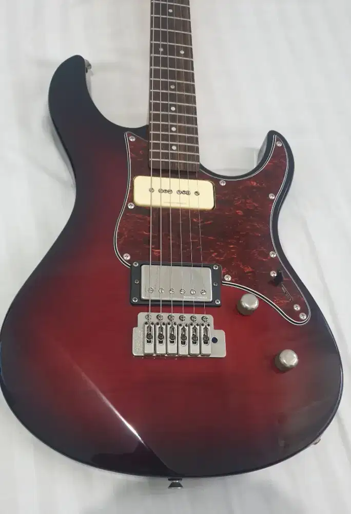 Gitar Yamaha Pacifica 611 VFM
