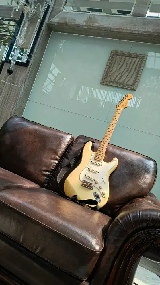 FENDER STRATOCASTE ST54 CRAFTED IN JAPAN 1990