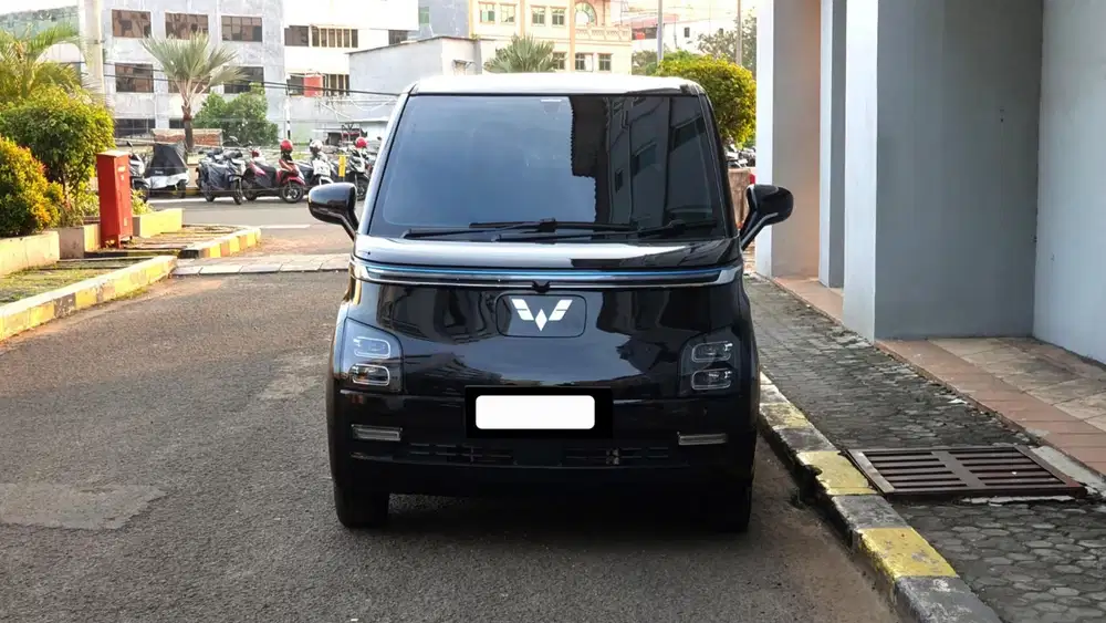 Km 7rb wuling air ev long range 2025 hitam pajak panjang