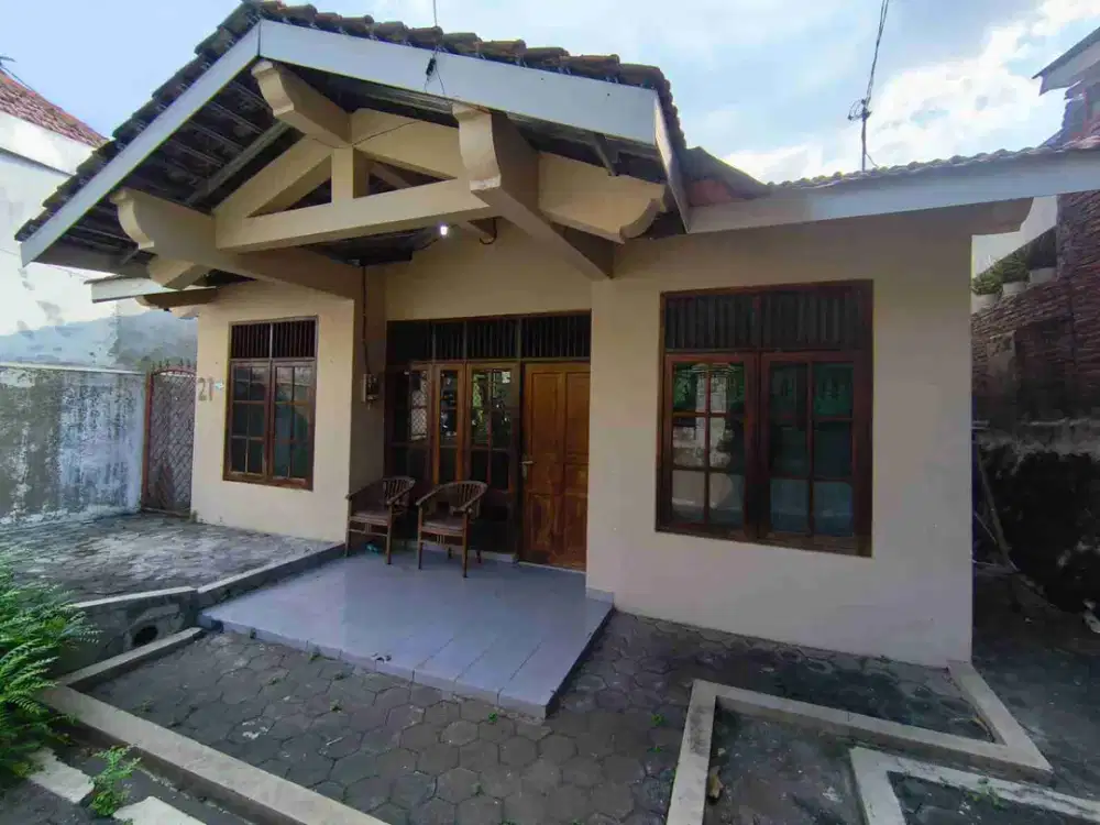 Rumah Tengah Kota di Jl Wonodri, Semarang Selatan dekat Politeknik Pelayaran