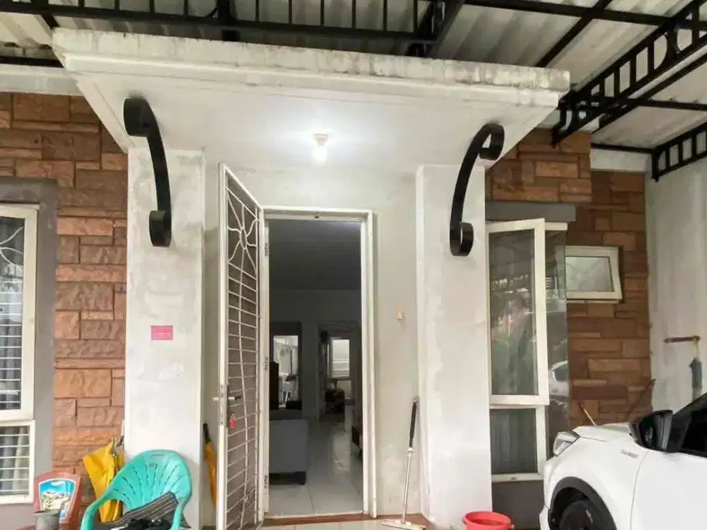 Rumah minimalis Kota Wisata cibubur