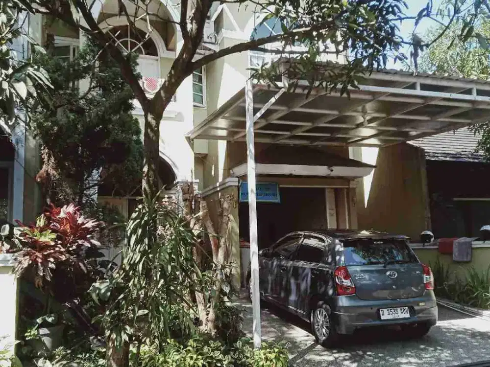 Rumah Asri di Istana Regency 1 Pasteur Bandung
