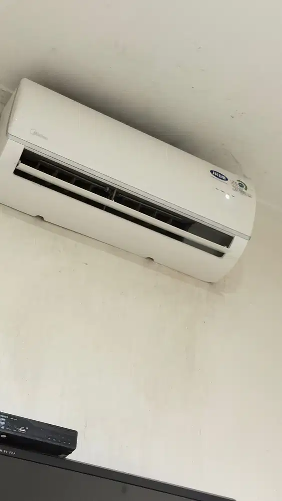 AC Midea 1/2 PK