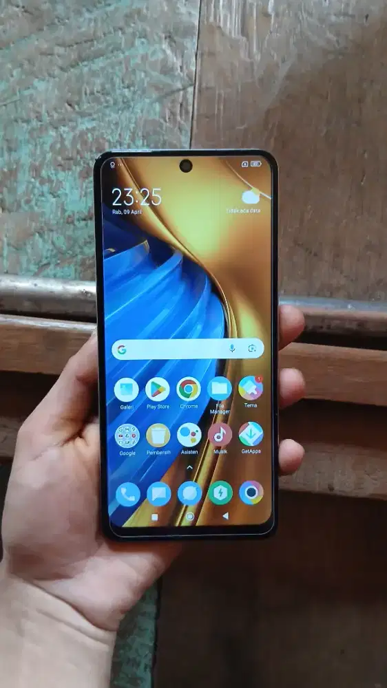 Poco F4 5G 8+8/256 snapdragon 870