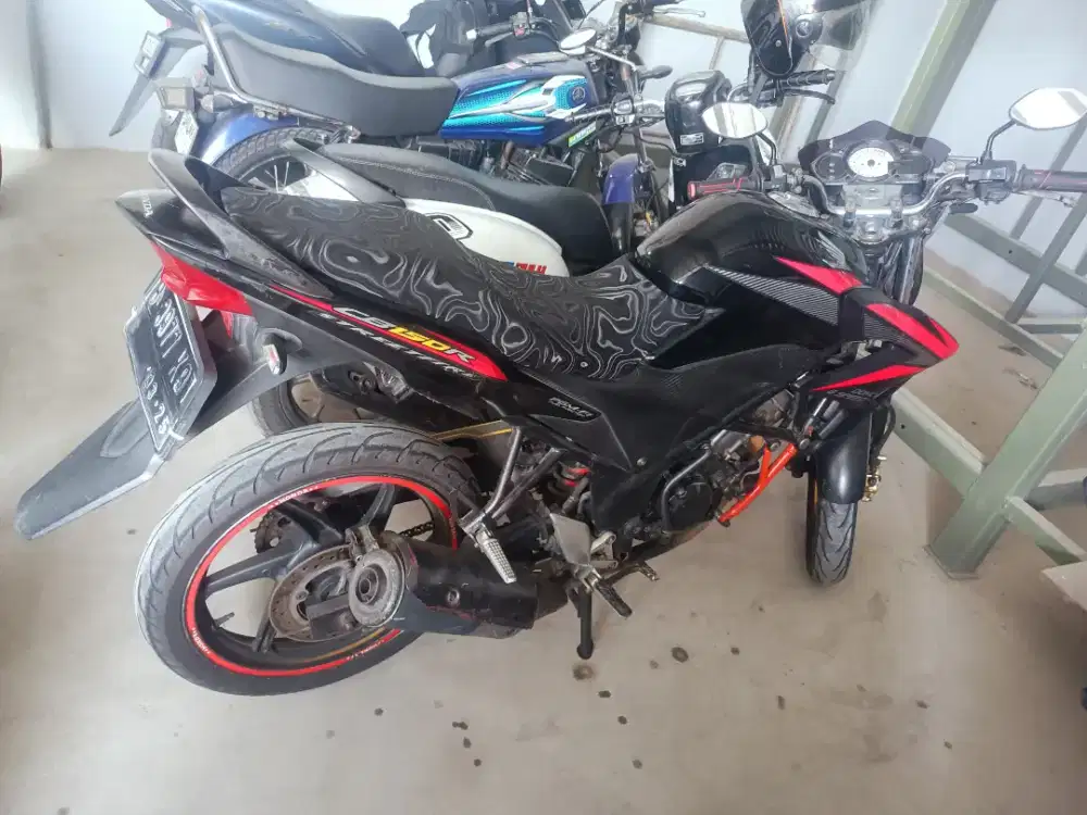 HOnda CB 150R old
