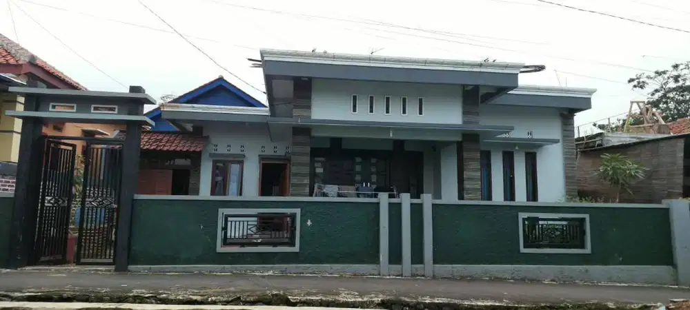 BU. Rumah minimalis yang tenang untuk istirahat
