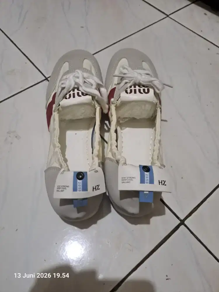 Sepatu wanita size 39/40