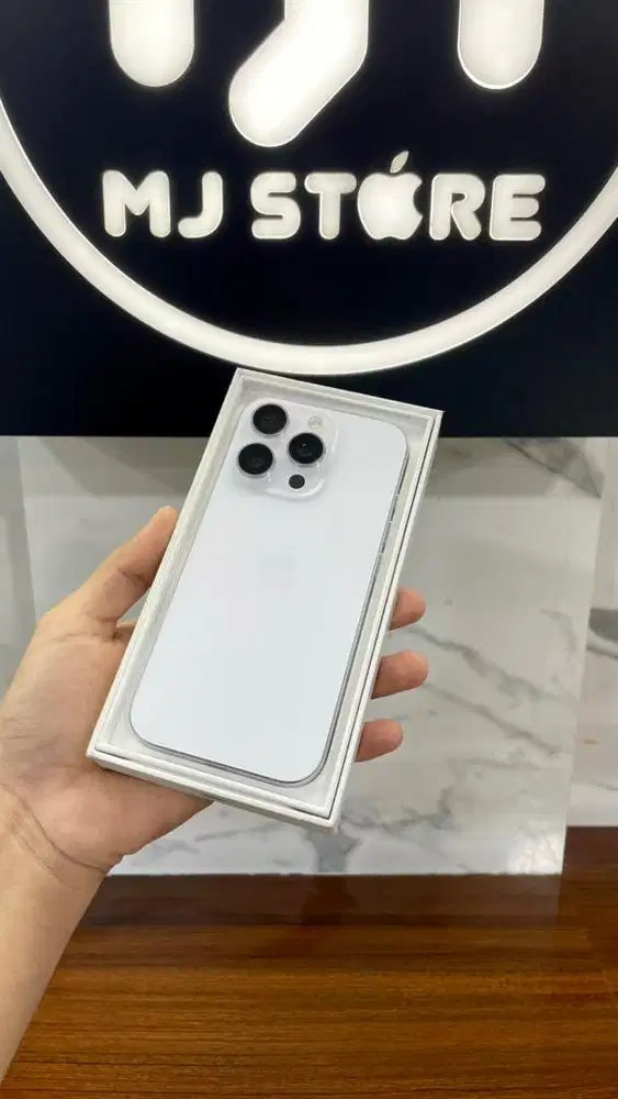 iPhone 16 Pro 128 gb ex iBox bh 99% garansi aktif sampai November 2026