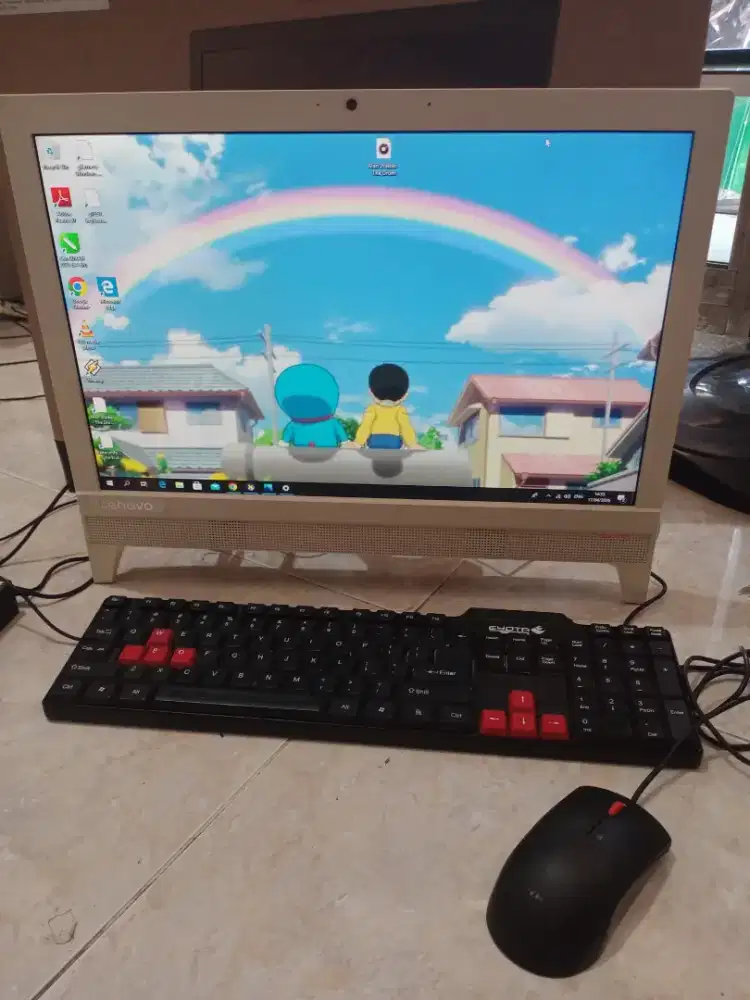 Komputer all in one lenovo lebih simpel