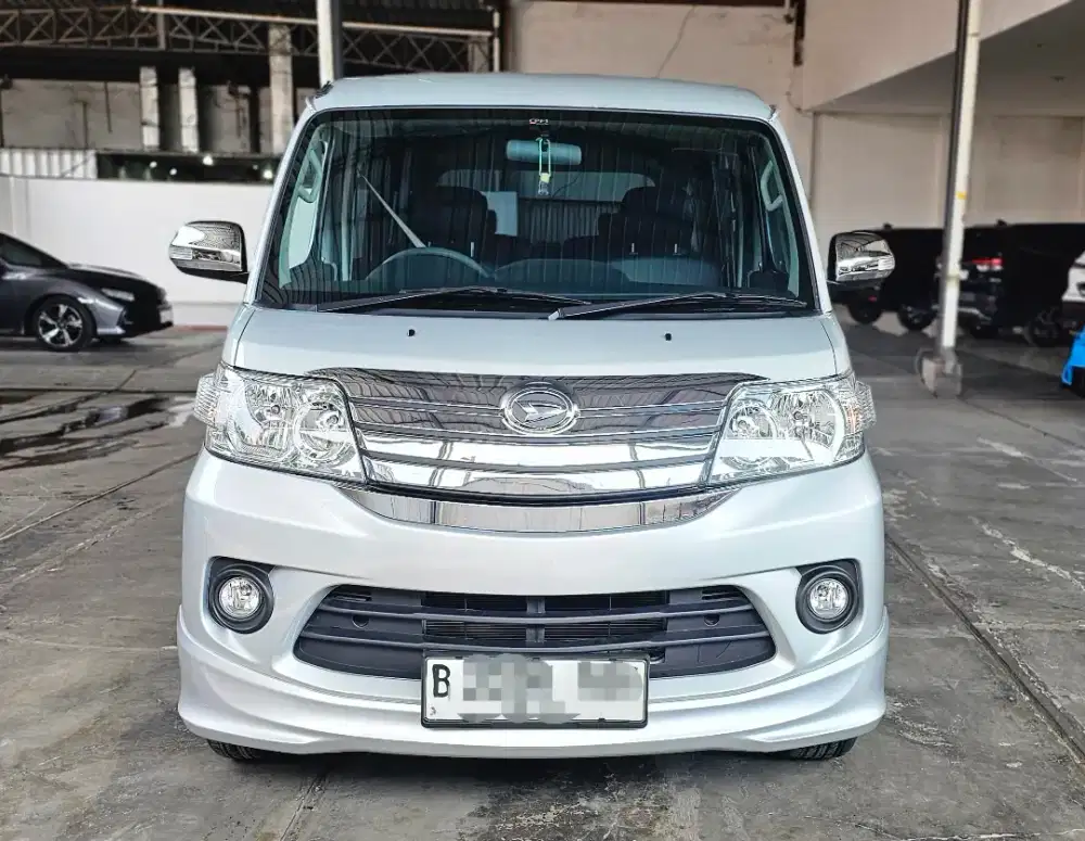 Baru 5rban Km Daihatsu Luxio X AT Matic 2024 Silver Mulus Like New